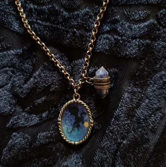Dragon necklace with stone charm Dragon Stoner necklace - Picture 1 of 3